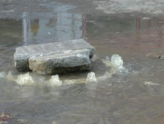 Adanada 4 kişi foseptik çukuruna düştü