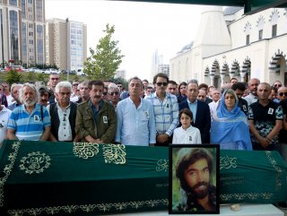 Sanatçı Balamir son yolculuğuna uğurlandı