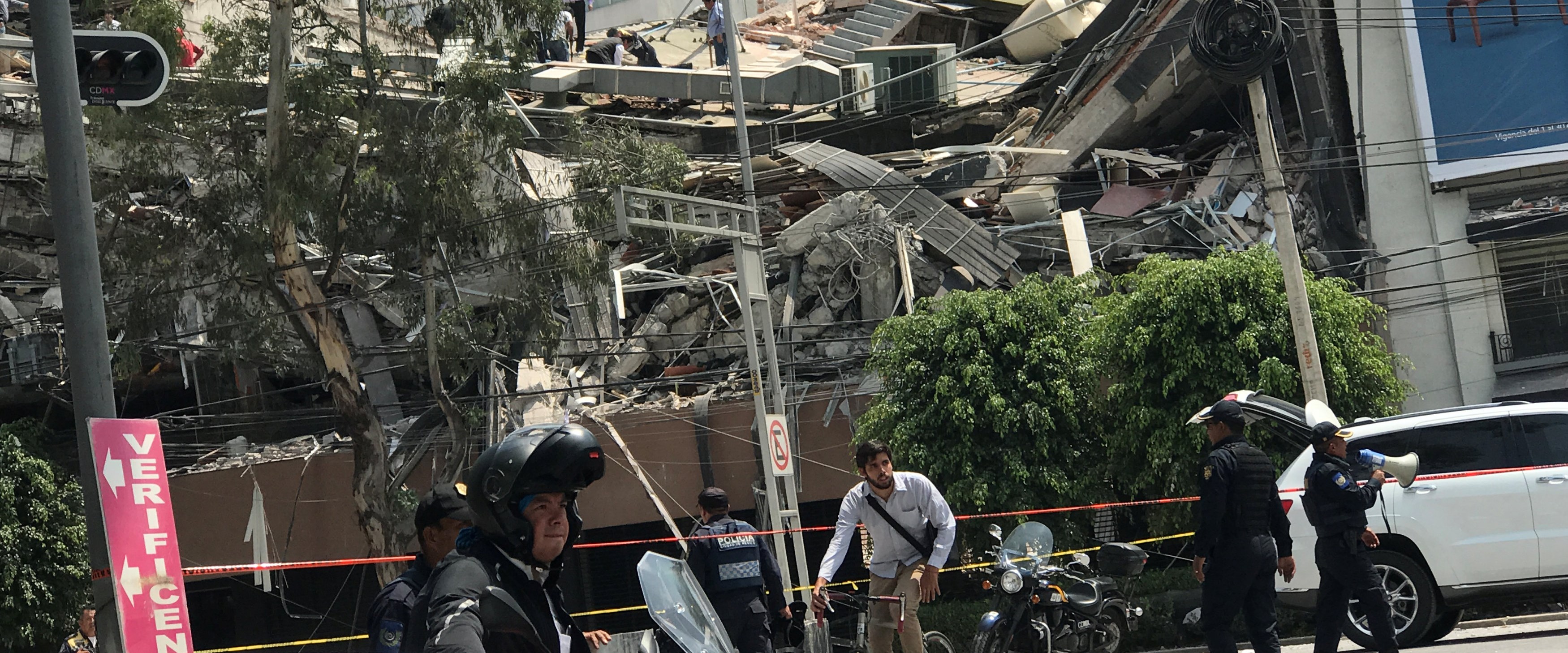 Meksika'da 7,4 büyüklüğünde deprem