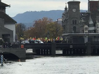 PKK yandaşlarından Zürihte yürüyüş