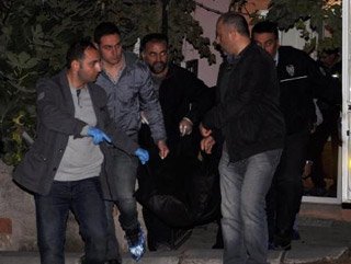 Şizofreni hastası keserle annesini öldürüp intihar etti