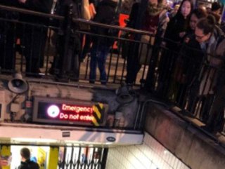 Londrada metro istasyonunda panik