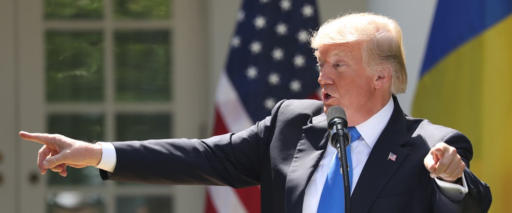 Trump'ın seyahat yasağına "kısmen" onay