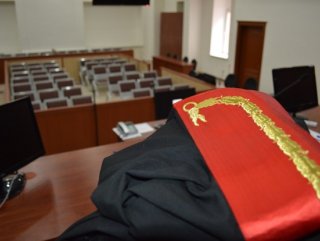 FETÖcüler Gülenin suçları okunurken kulaklarını kapattı