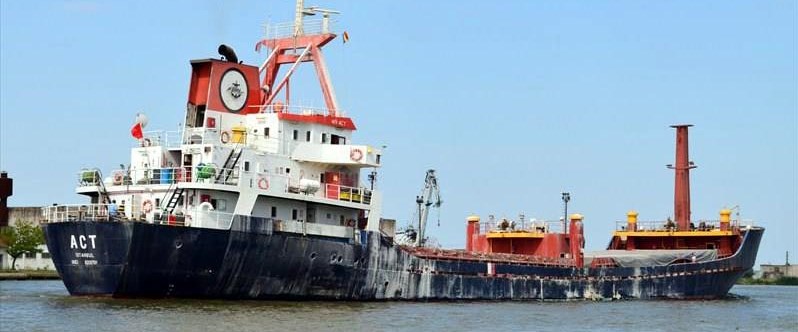 Türk gemisine ateş açıldı