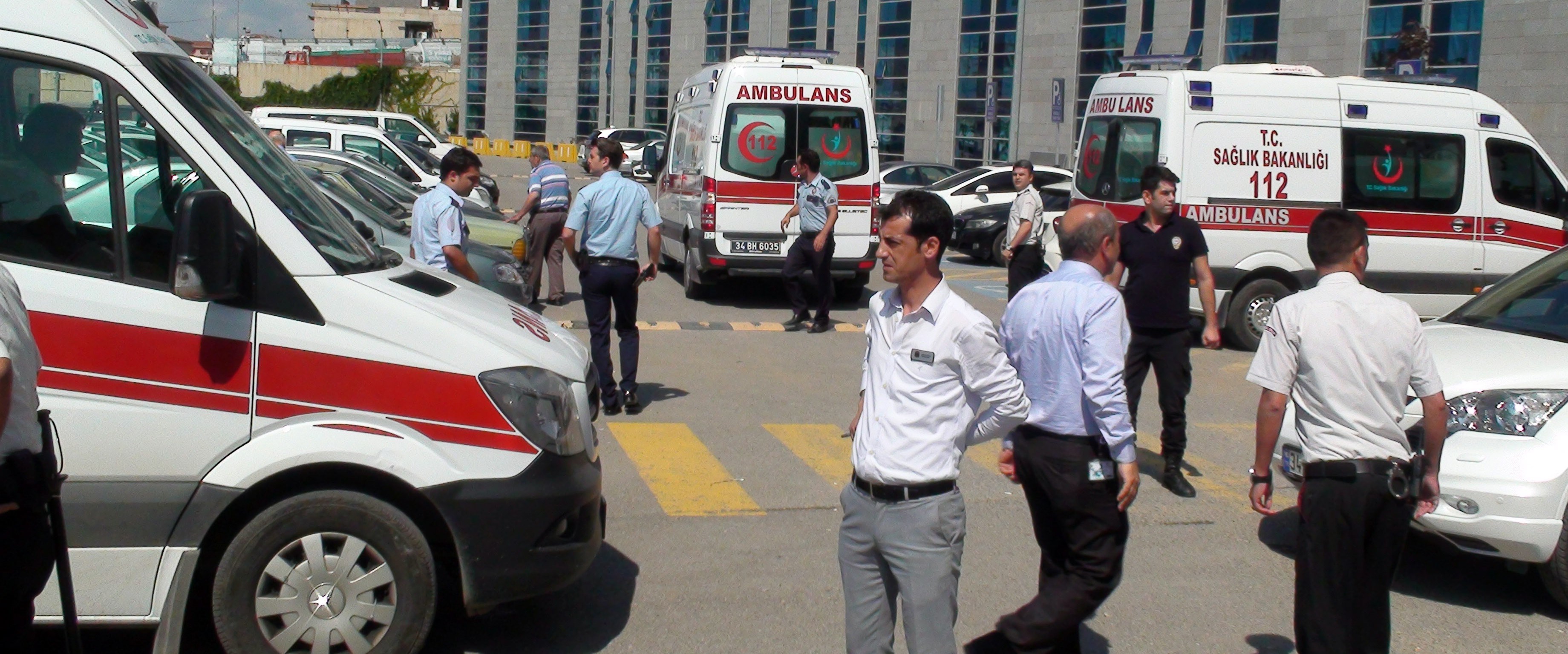 Duruşma çıkışında silahlı kavga 1 ölü