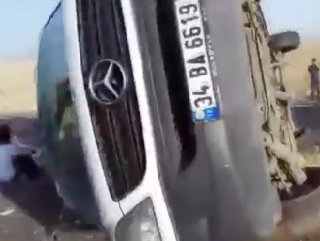 Lastiği patlayan minibüs devrildi 7 yaralı