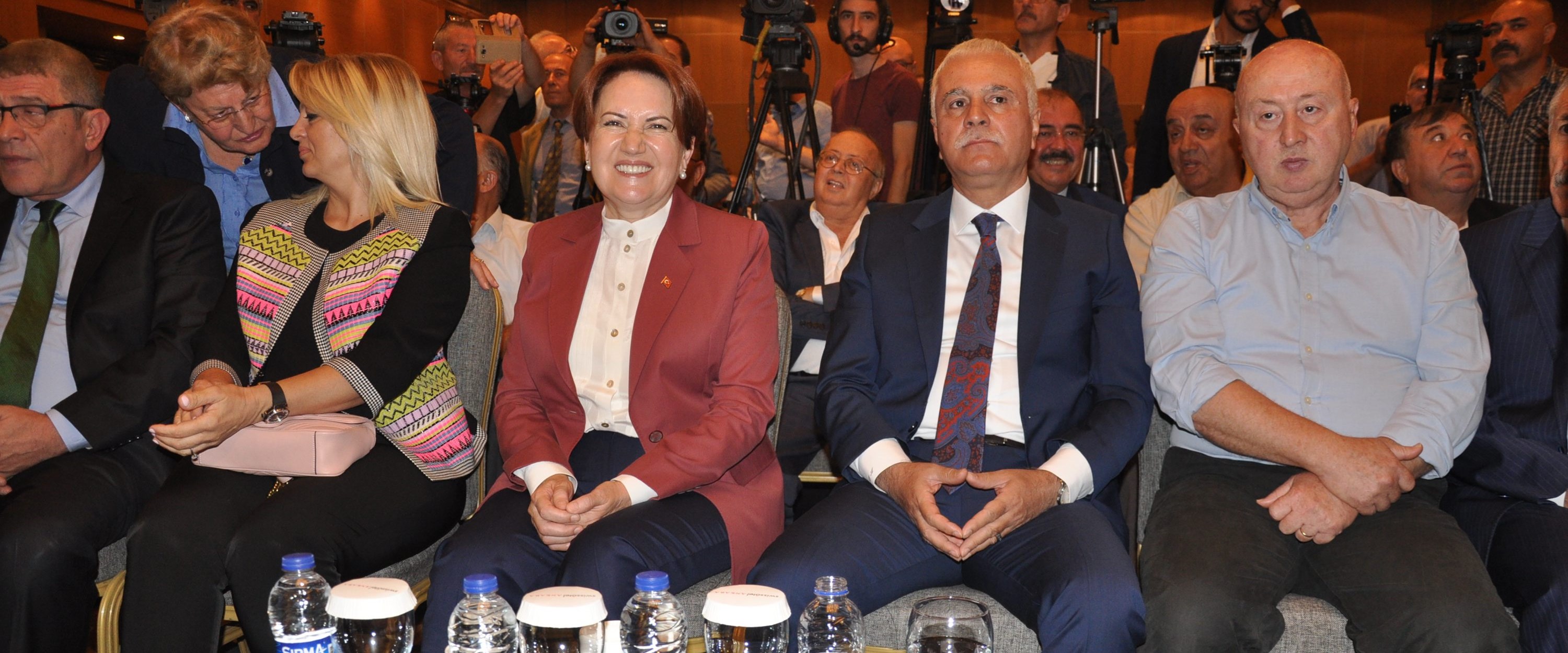 Yeni partinin cumhurbaşkanı adayını açıkladı