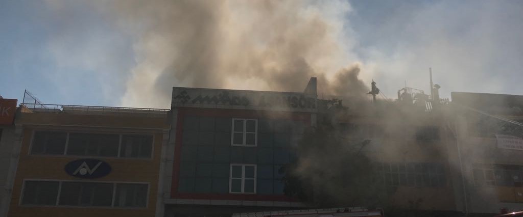 Ankara İvedik Organize Sanayi Bölgesi'nde yangın