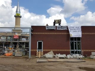 Hollandada cami saldırılarına karşı güvenlik dersi