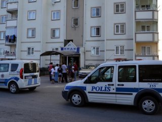 Kayseride genç kız eşarbıyla kendisini astı