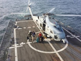 Yunan ticaret gemisinin yardım çağrısına Türk fırkateyni cevap verdi