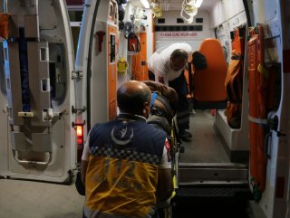 Aydında traktör ile otomobil çarpıştı 5 yaralı