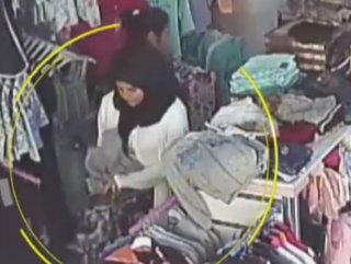 Etek altında hırsızlık kamerada