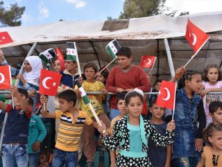 Fırat Kalkanı bölgesinde okullar açıldı