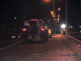 Suriye sınırına askeri araç sevkiyatı