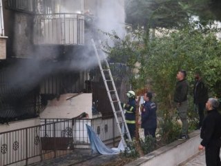 Antalyada çıkan yangında 7 kişi son anda kurtarıldı