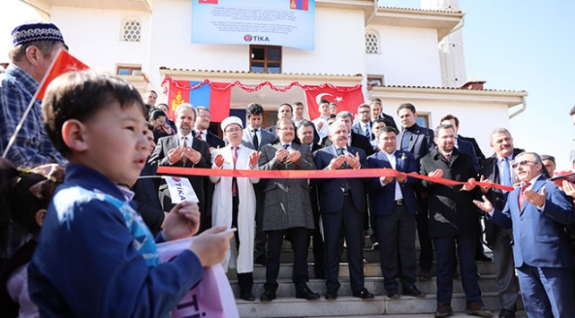 Başbakan Yardımcısı Çavuşoğlu, Moğolistan’da TİKA’nın yaptırdığı caminin açılışına katıldı