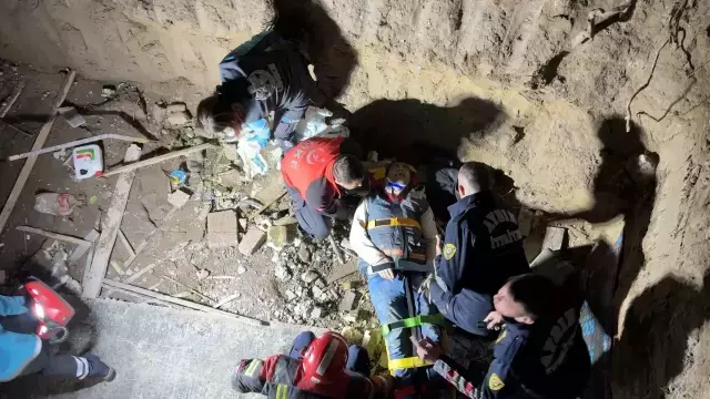 Tuvalet ihtiyacını gidermek i&ccedil;in girdiği inşaatta kabusu yaşadı! Ekipler seferber oldu