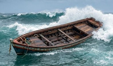 Andaman Denizi’nde Arakanlı Müslümanları taşıyan tekne alabora oldu: 250 kayıp